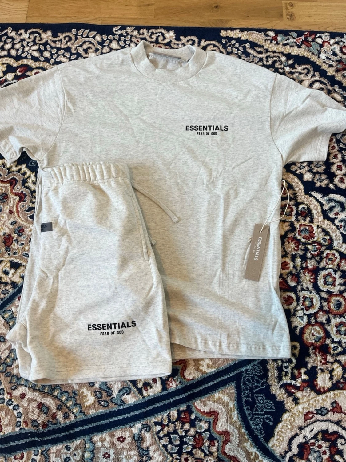 Essentials Fear of God set grå
