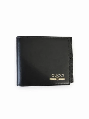 Gu€€i Plånbok 🌟 - Gu€€i Plånbok 🌟  Certificate of authenticity följer med   - Helt ny (Endast plånboken som följer med) - Nypris: 600€🏷️ - Mitt pris : 1 649 kr  Köparen står för frakt📦