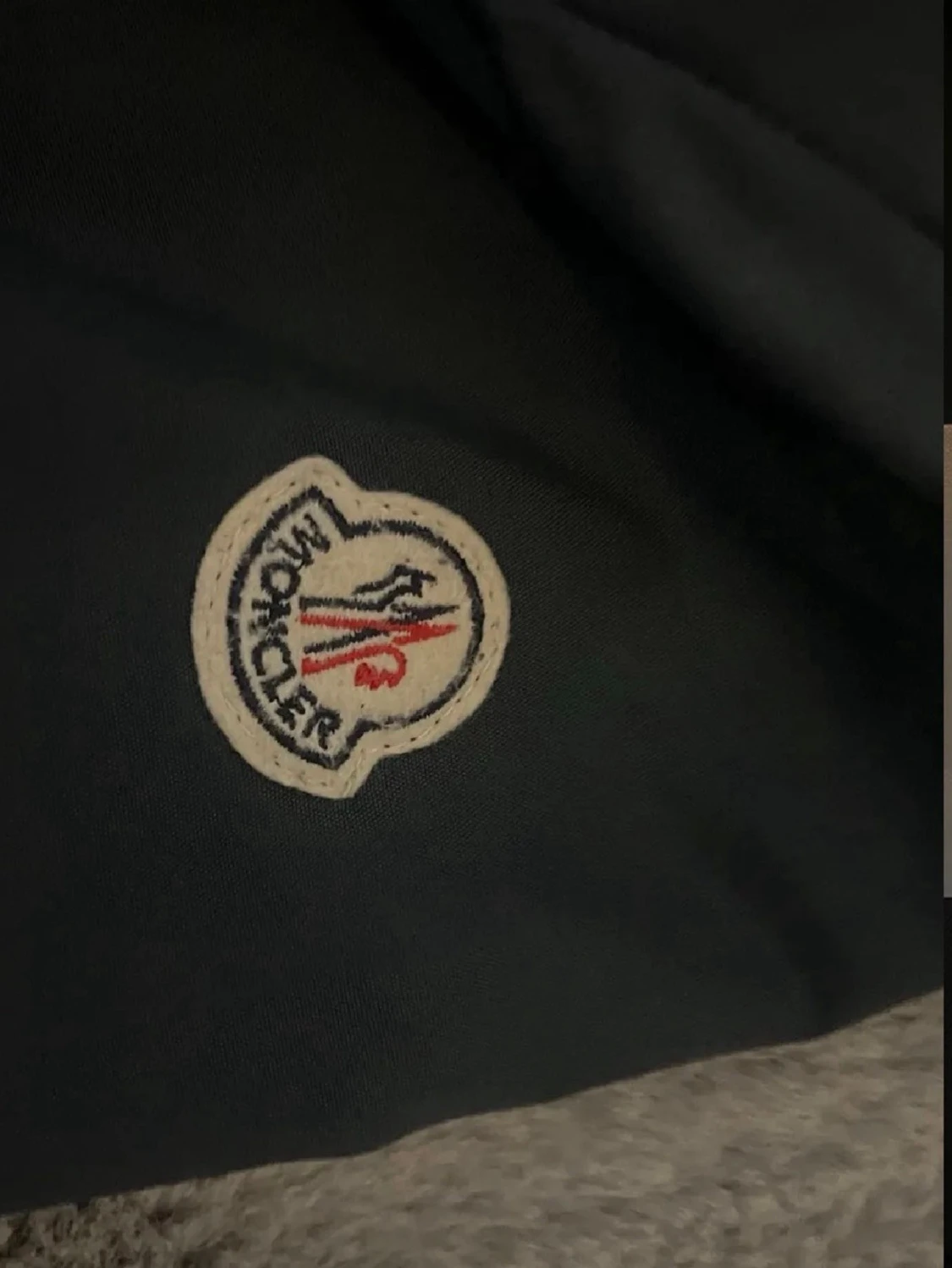 Moncler windbreaker xxs - 1