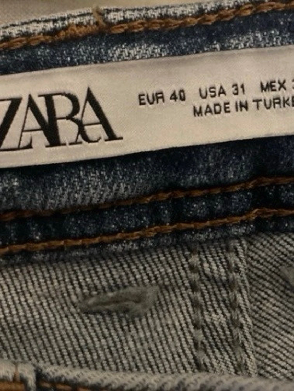 Blå slitna ripped jeans - 2