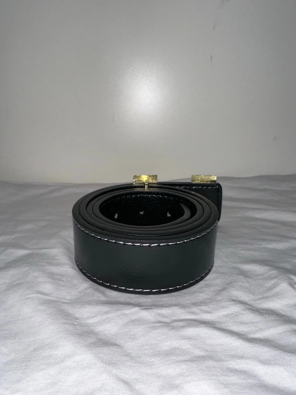  skärp med guldfärgat H-spänne - 1