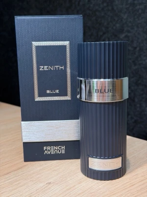 Zenith Blue French Avenue - Zenith Blue från French Avenue är en inspirerande parfym av Dior savage edp. Endast testad 1 spray. 99.9ml kvar 