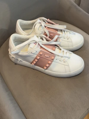 Valentino skor rosa - Är a kopior. Endast använda en gång 