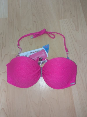 Bikini  - Push up bikini I storlek 75B med removable straps☺️💕 ny med prislapp.
