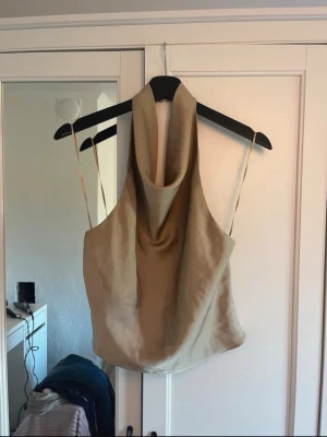 Satin topp - Från zara storlek xs