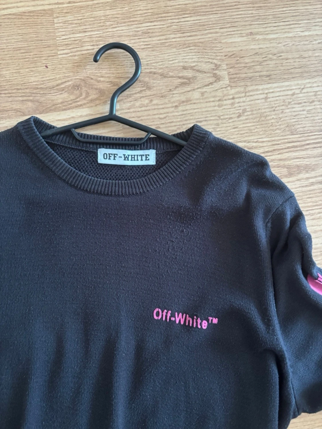 Svart Off-White tröja med rosa tryck - 2
