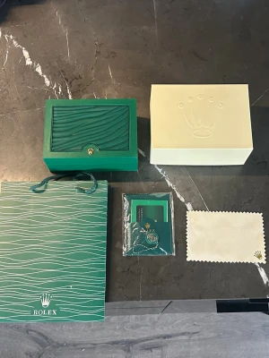 R.olex box - Boxen är helt ny. Allt på bild medföljer 