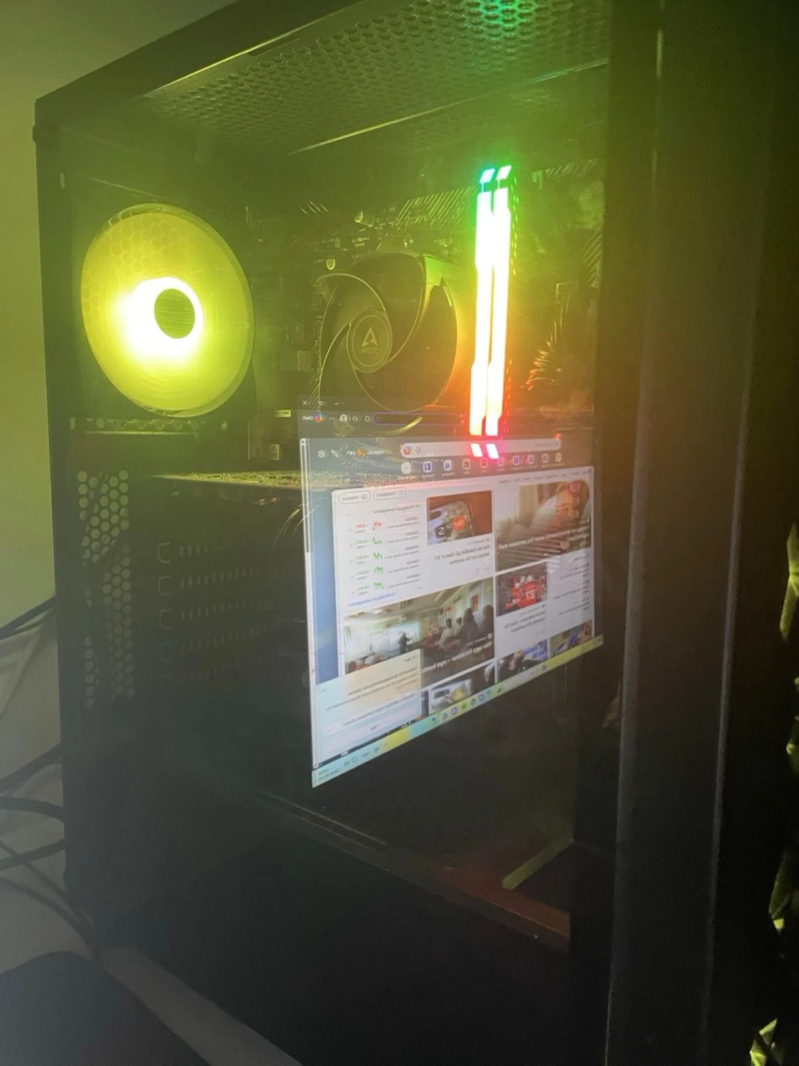 RGB-belyst stationär gamingdator