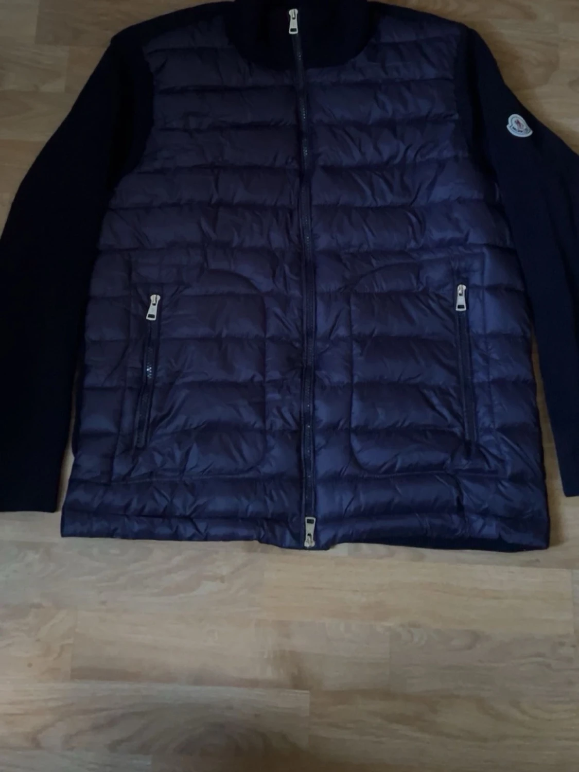 Mörkblå dunväst från Moncler