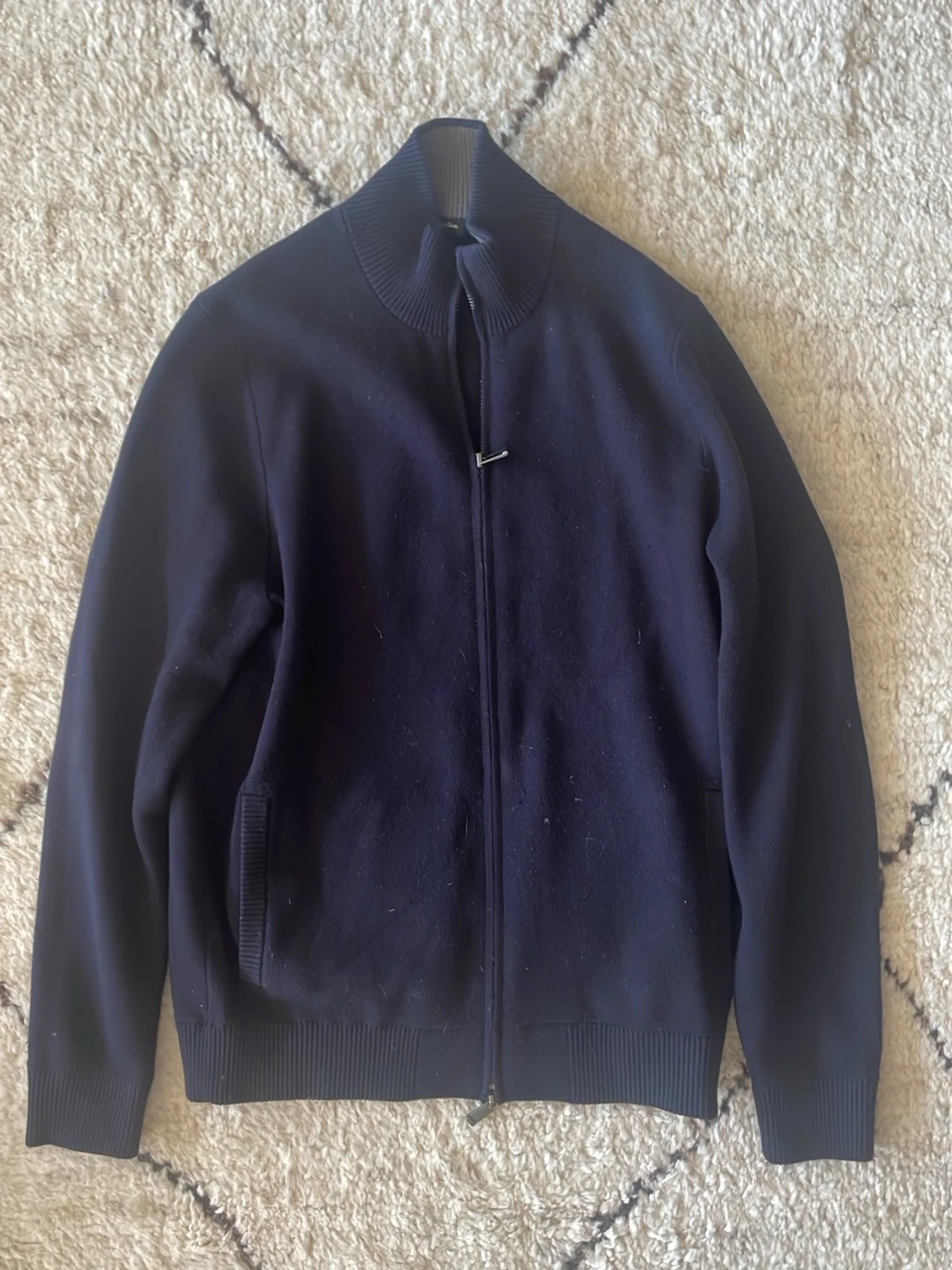 Mörkblå ziptröja med hög krage - 3