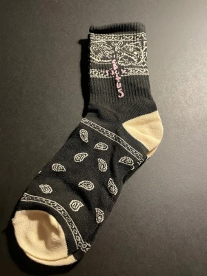 Travis scott strumpor - 4 par 125kr styck paketpris 350k för alla