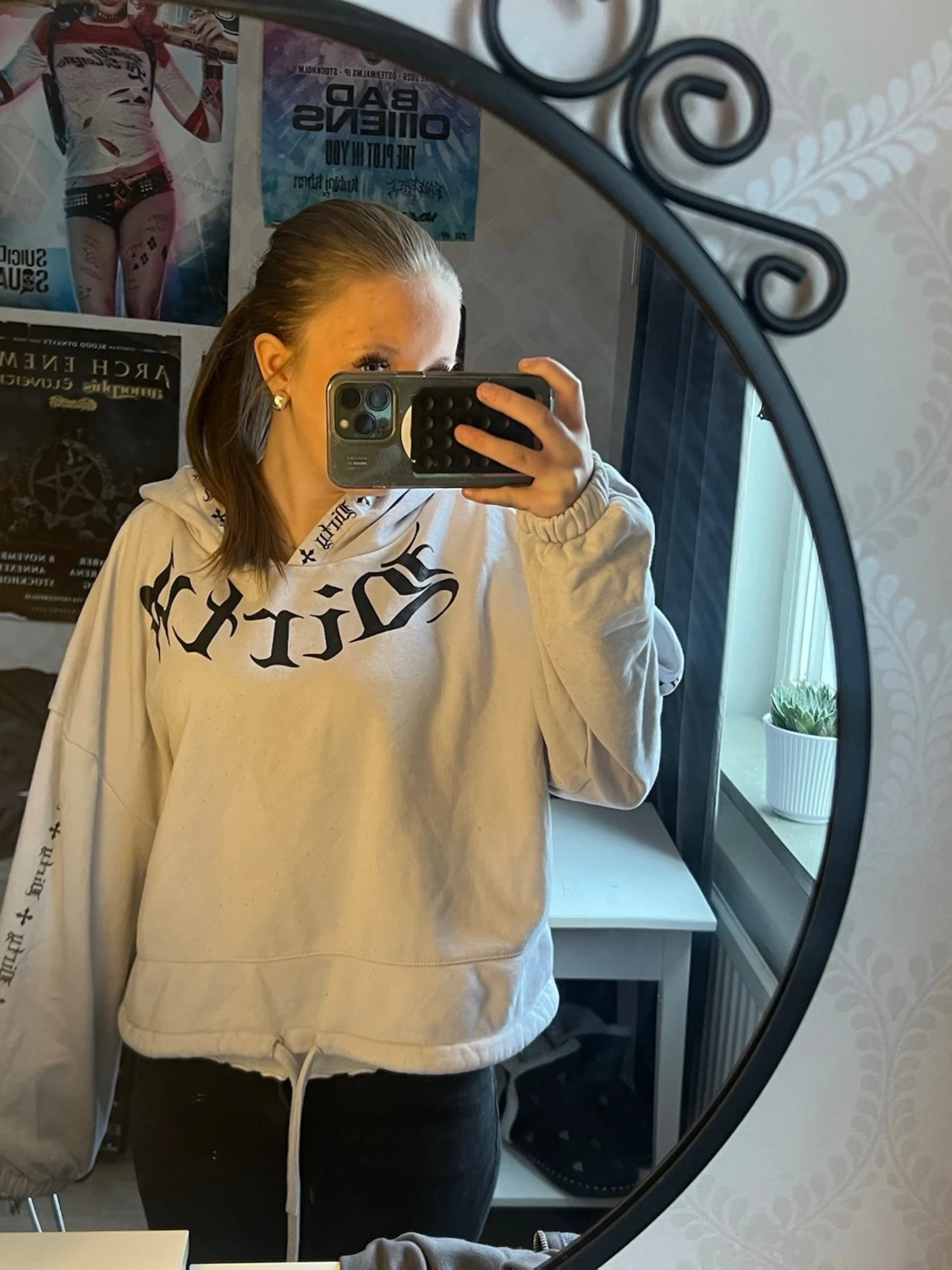 Beige hoodie från Dirty med tryck