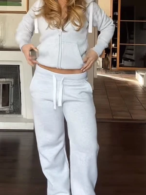 Russemerch mjukisset  - .säljer mitt russemerch set använt 3 gånger så bra skick🤍🤍