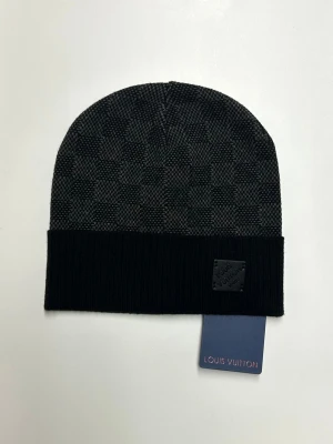 Lv Mössa - Helt ny aldrig använd. Storlek: One Size. Snabb frakt