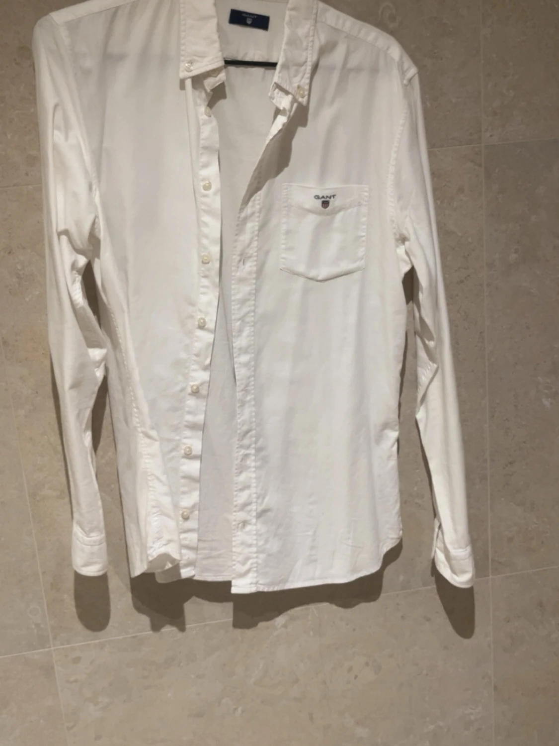 Vit skjorta från Gant med ficka
