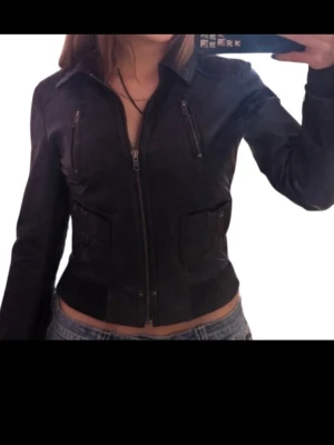 Svart skinnjacka  - Vintage skinnjacka/bikerjacka