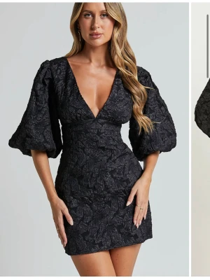 Showpo klänning - Oanvänd endast provad med prislappen kvar!