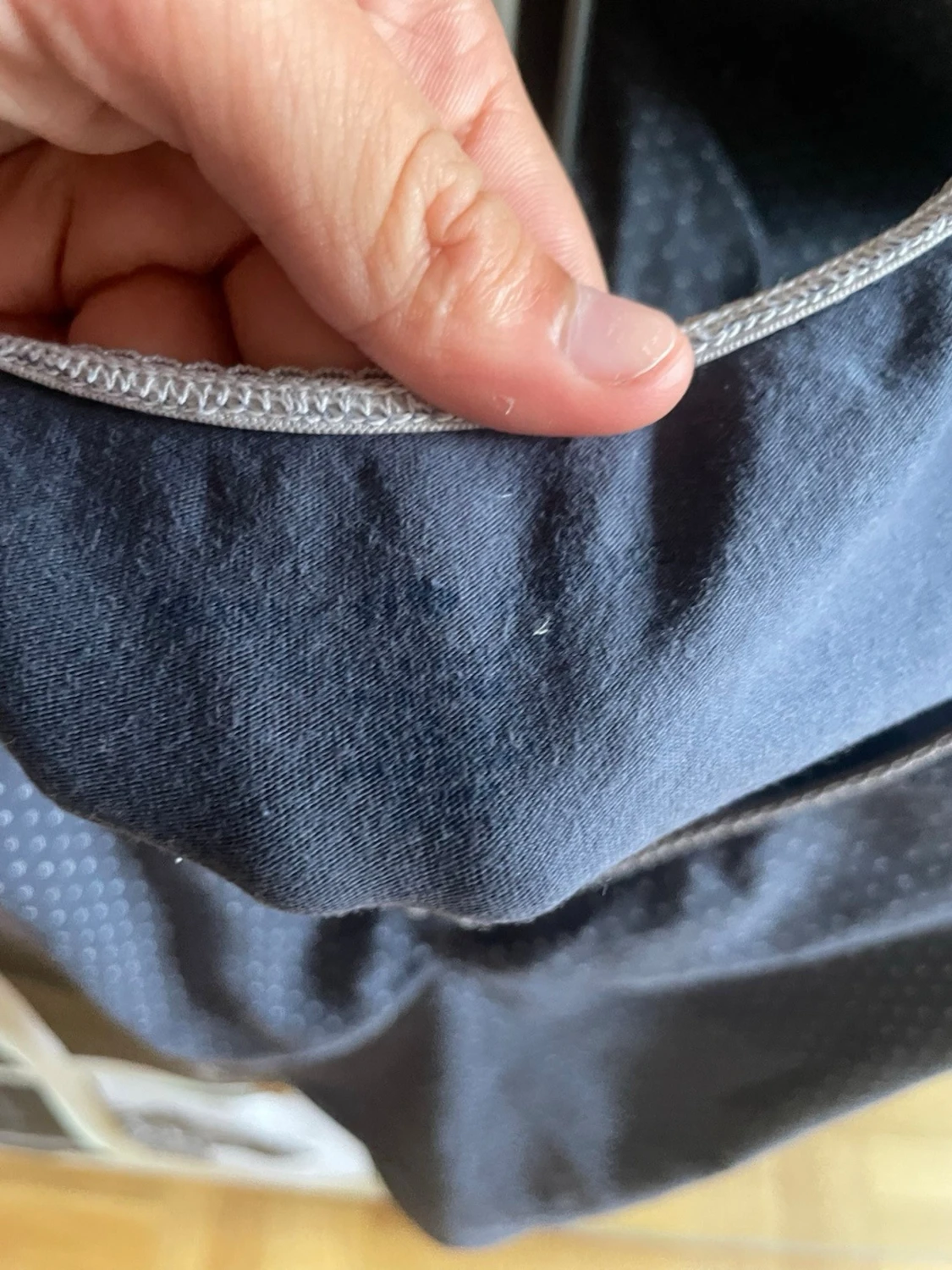 Blå prickig topp med rosett - 2