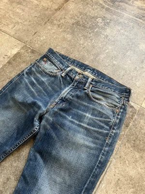 Vintage Ralph Lauren Jeans - tjäääna! nu säljer jag mina sjukt snygga vintage raffe jeans som sitter som 30/32🫡 De har en helt otrolig wash som kommer från flera års användning 👏 tveka inte på att skriva ifall du har frågor🏹