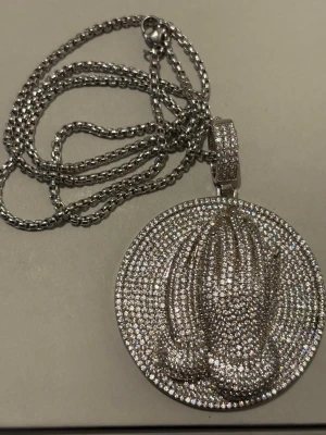 Diamant Kedja Pendant - cz stenar, hittar inte original kedja så slänger in den på bilden