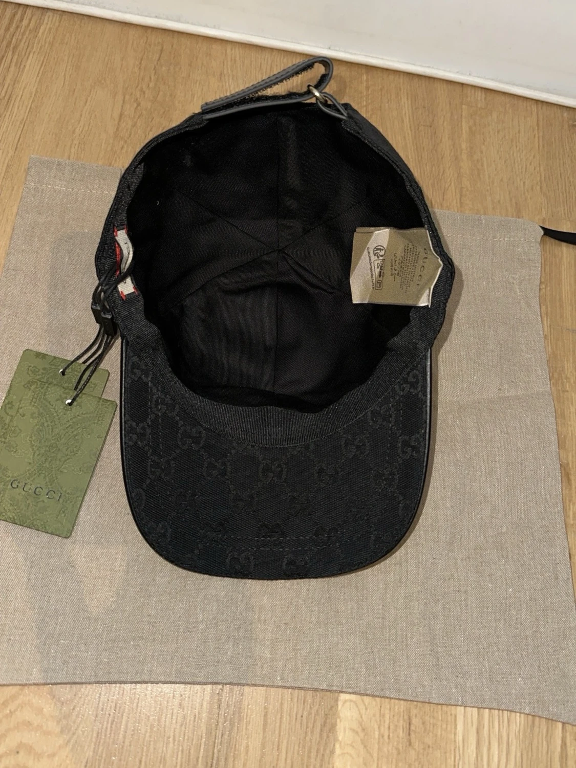 Svart keps från Gucci med GG-mönster - 4