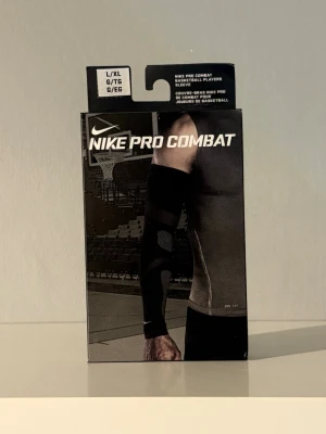 Nike sleeve - Nike Pro Combat basketärmsleeve i svart. Oöppnad 