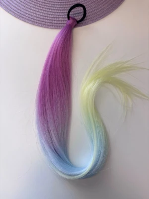 Löshår med snodd  - Köp gäller 1st hårtofs, bildnr 1! Jätte mjukt easy braiding löshår med snodd. Helt ny. Inköpt i Tjeckien:) Finns i många olika färger. Kan även blandas efter önskemål:)