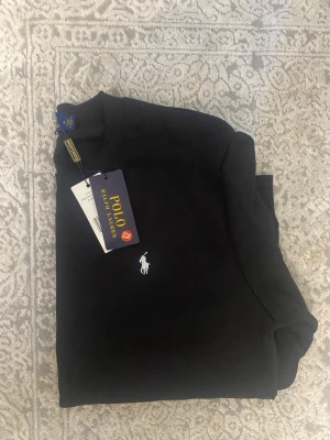 Ralph Lauren Tröja - Storlek M. Helt ny. Pris går att diskuteras vid snabb affär. 