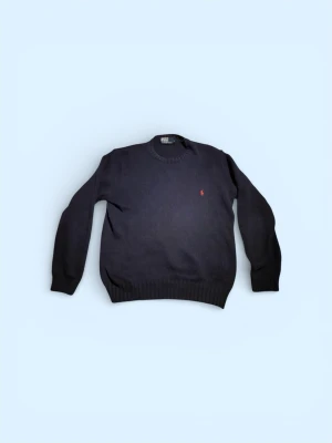 Polo Ralph Lauren stickad  - Stickad Ralph lauren. Storlek L med inge defekter. Bara att skicka vid frågor eller intresse!😁