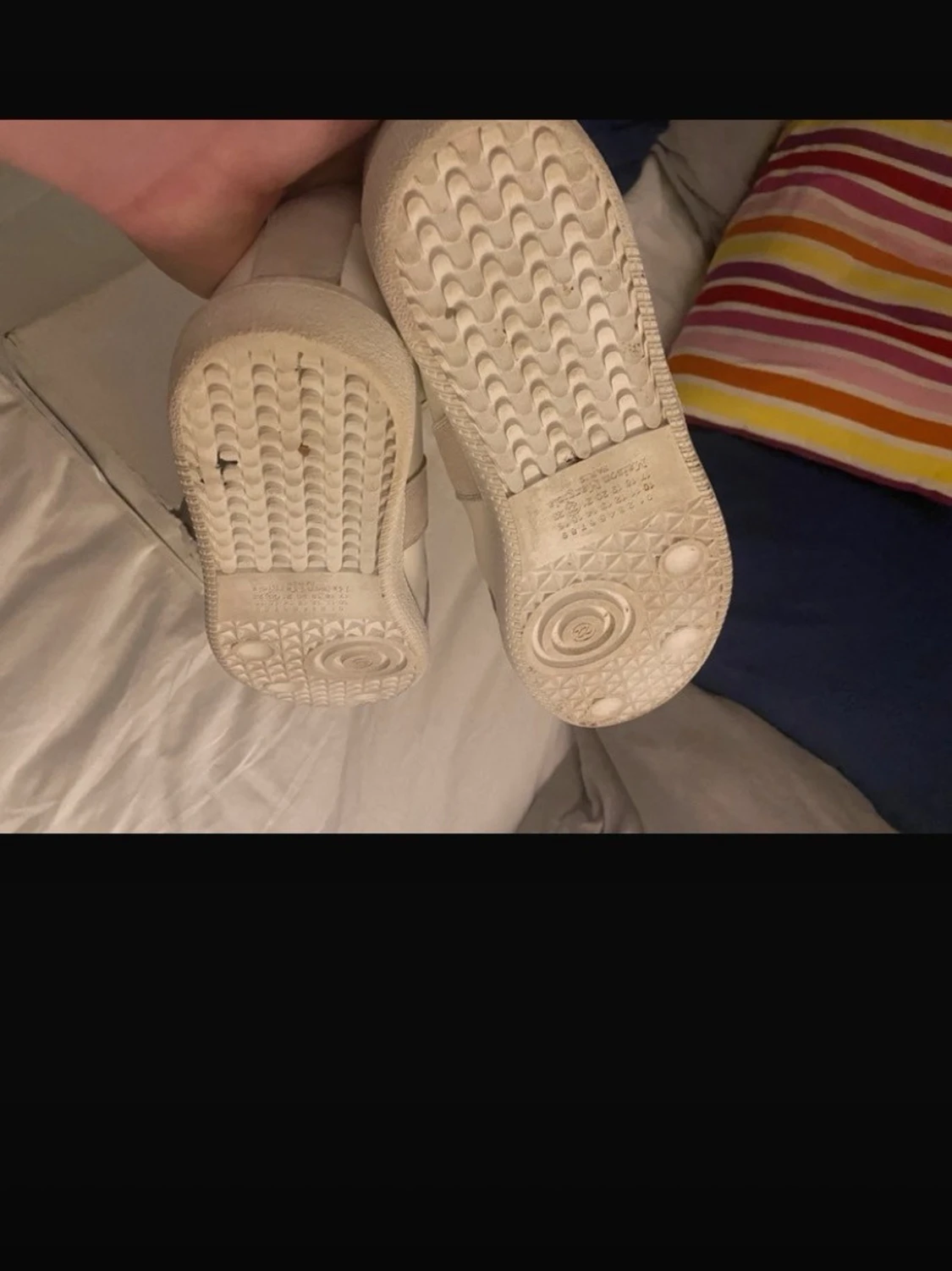 Vita och grå sneakers i mocka och läder - 6