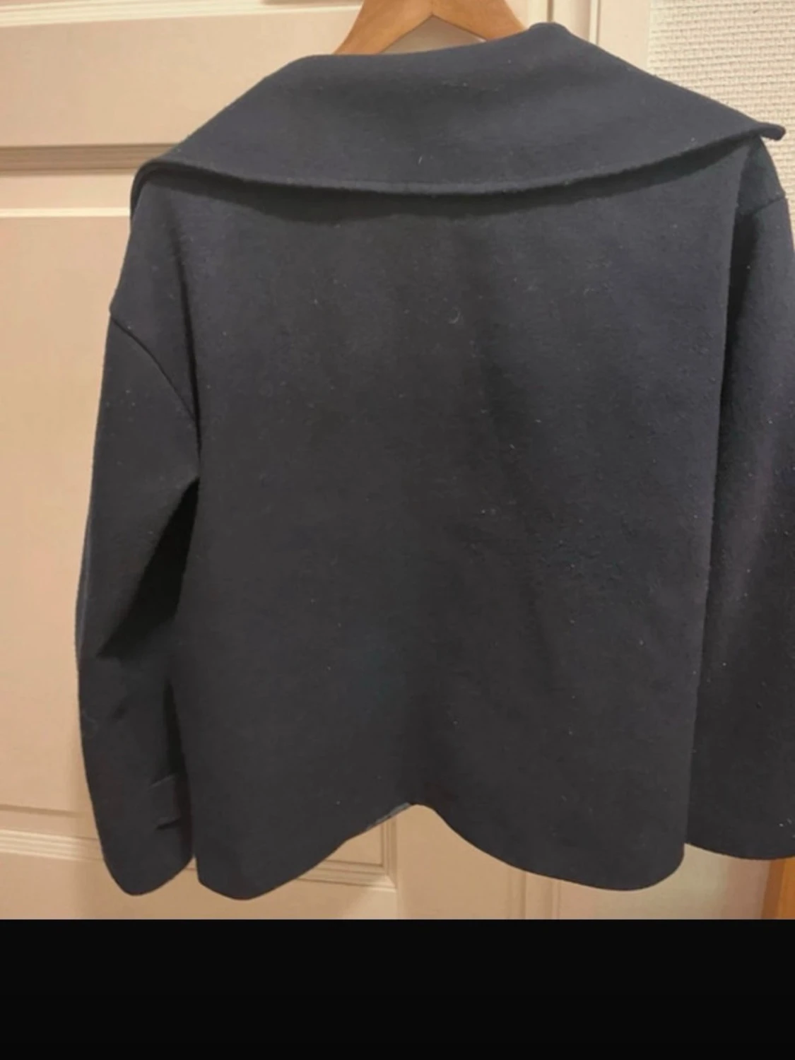 Mörkblå skepparkavaj med dubbelknäppning - 4