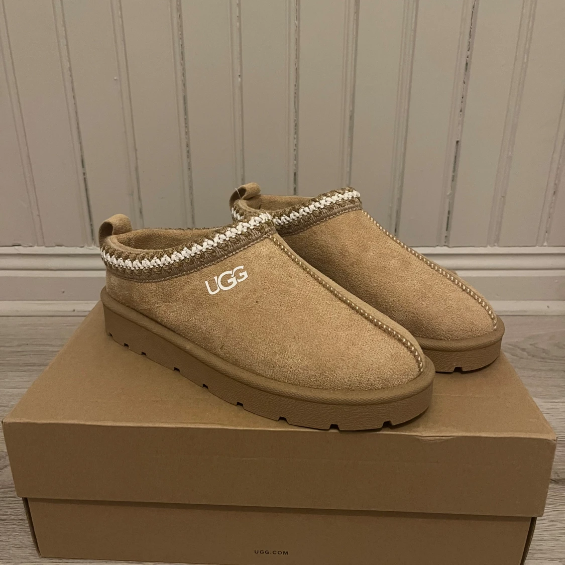 UGG Tasman - 1