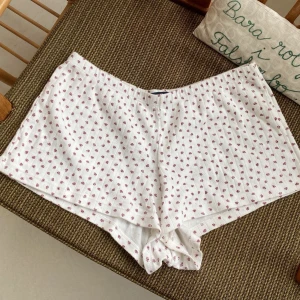 Sötaste Brandy Melville shortsen - Sötabrandy melville shorts! 