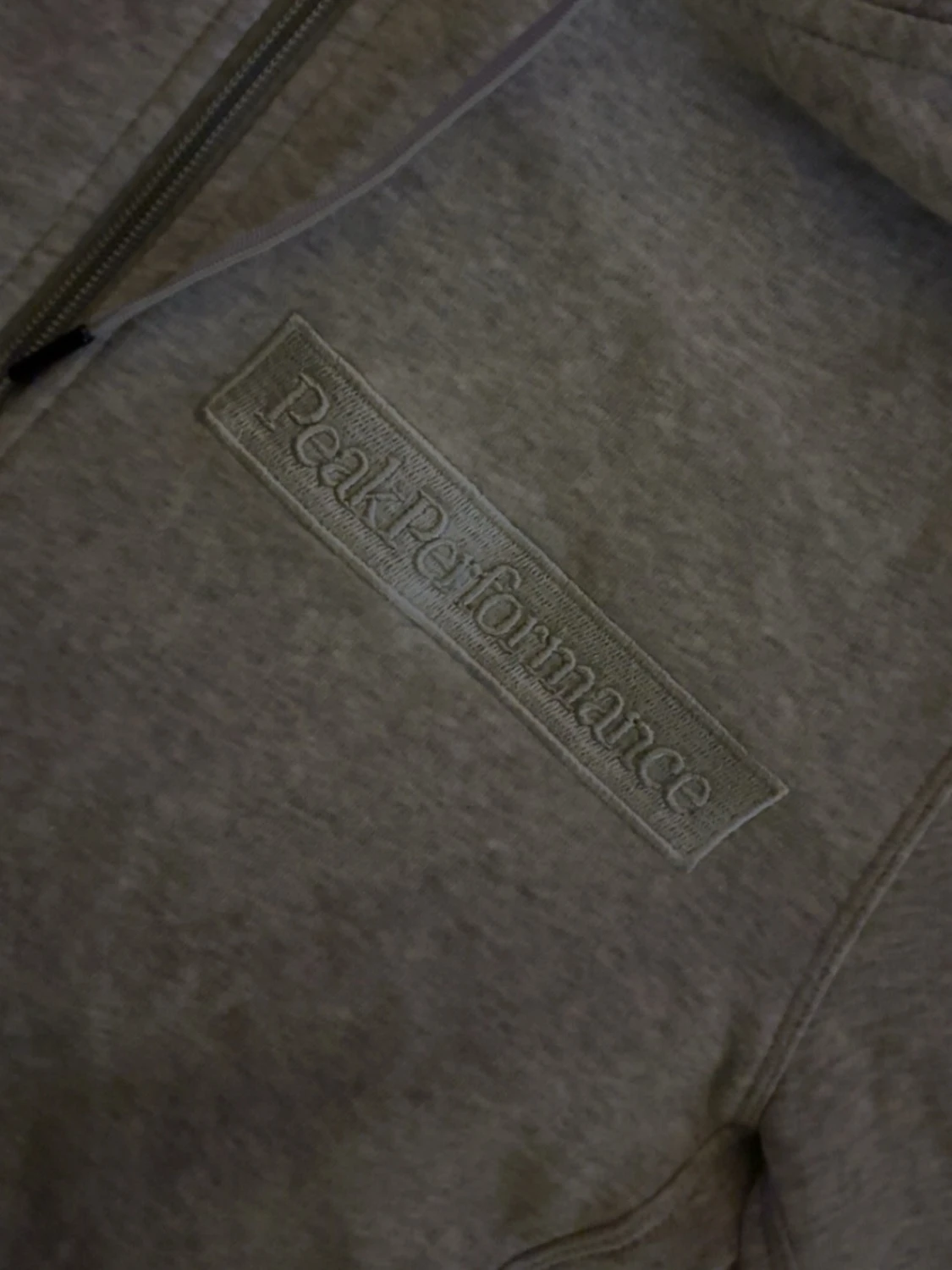 Peak performance hoodie - 1