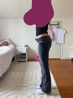 Jeans - Jeans från Gina köpt för 300 storlek 154 och jag är 162