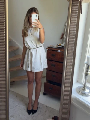 Söt klänning  - Fin klänning från hm med prislapp kvar!! Storlek s. 