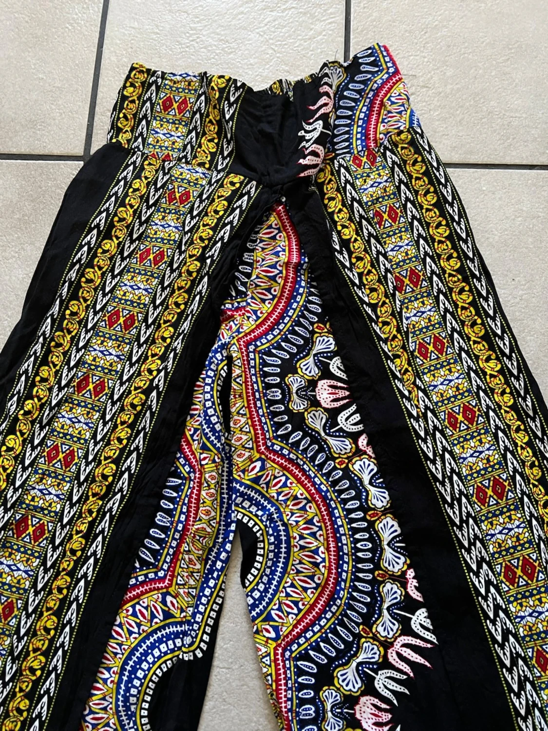 Färgglada vida byxor med mönster storlek S/M - 1