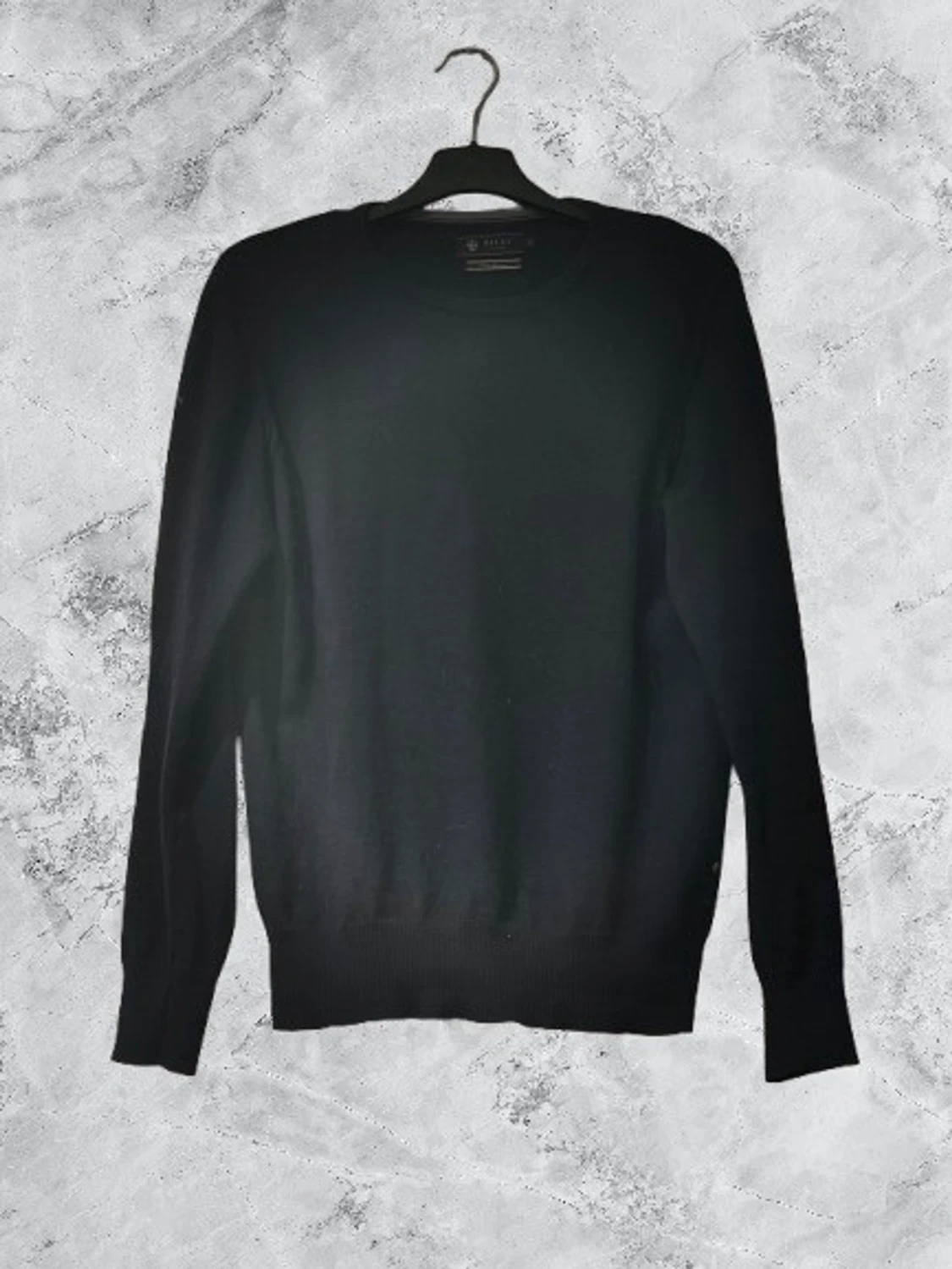 Svart stickad tröja från Riley