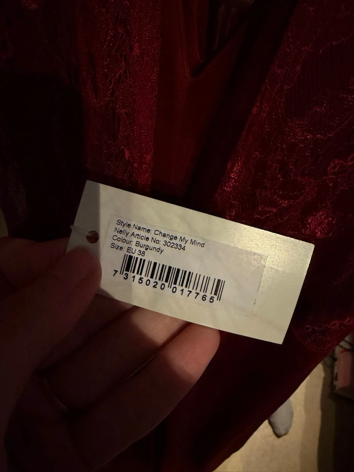 Vinröd långklänning med v-ringning - 5