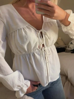 Toppar  - Slutsåld Topp med knyte, helt oanvänd!💕