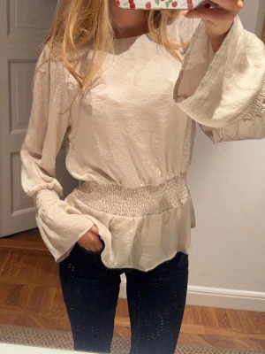 Blus - Säljer denna så fina blus🤩☀️💖