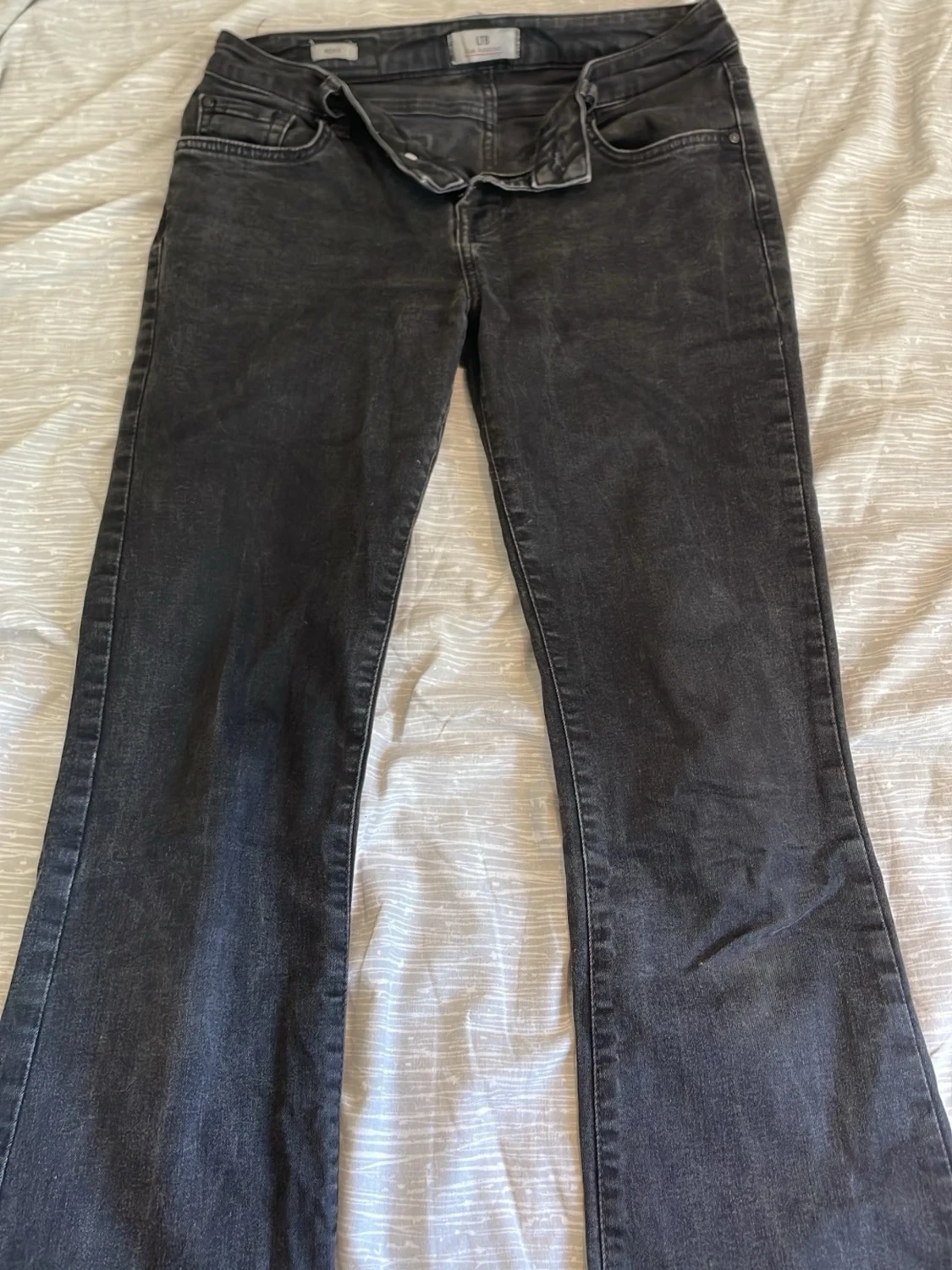 Svarta bootcut jeans