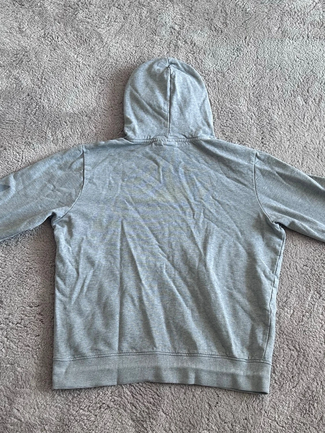 Grå hoodie från Hummel - 1