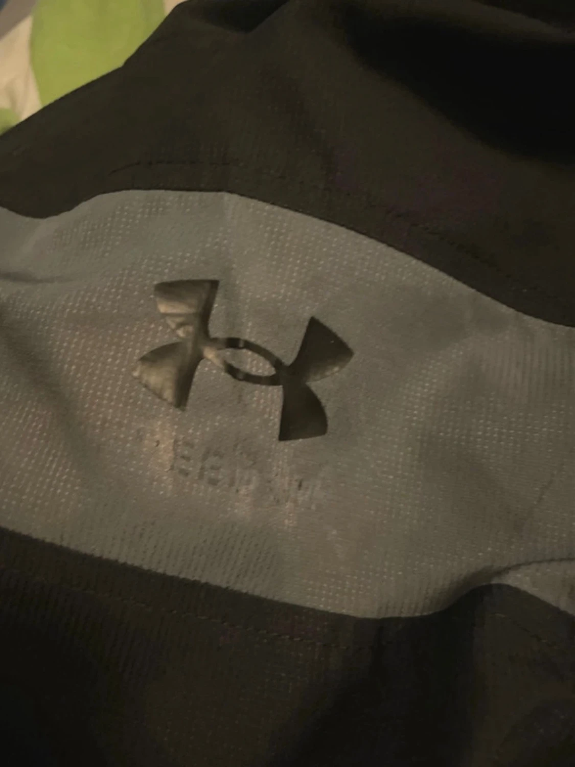 Svart vindjacka från Under Armour - 1