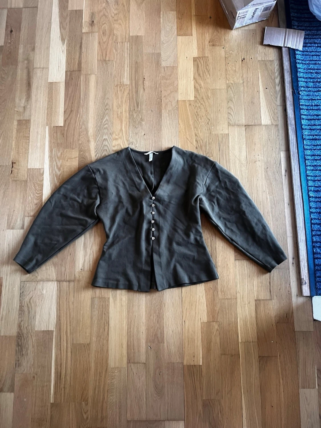 Olivgrön cardigan med knappar - 3