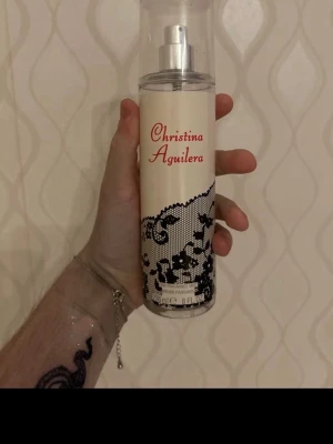 Christina aguilera 236ml - Säljer min body mist