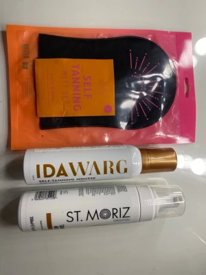 Brun utan sol-kit med mousse & handske - Komplett brun utan sol-kit med två self-tanning mousser från Ida Warg och St. Moriz samt en svart appliceringshandske. Mousserna kommer i vita flaskor med guld- och svartdetaljer. Perfekt för en jämn och solkysst look.