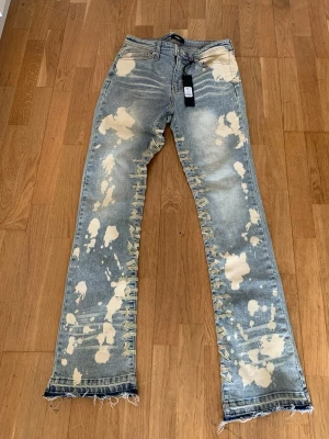 Feta jeans - Riktigt feta herr jeans från Fashionnova. Storlek 30. 
