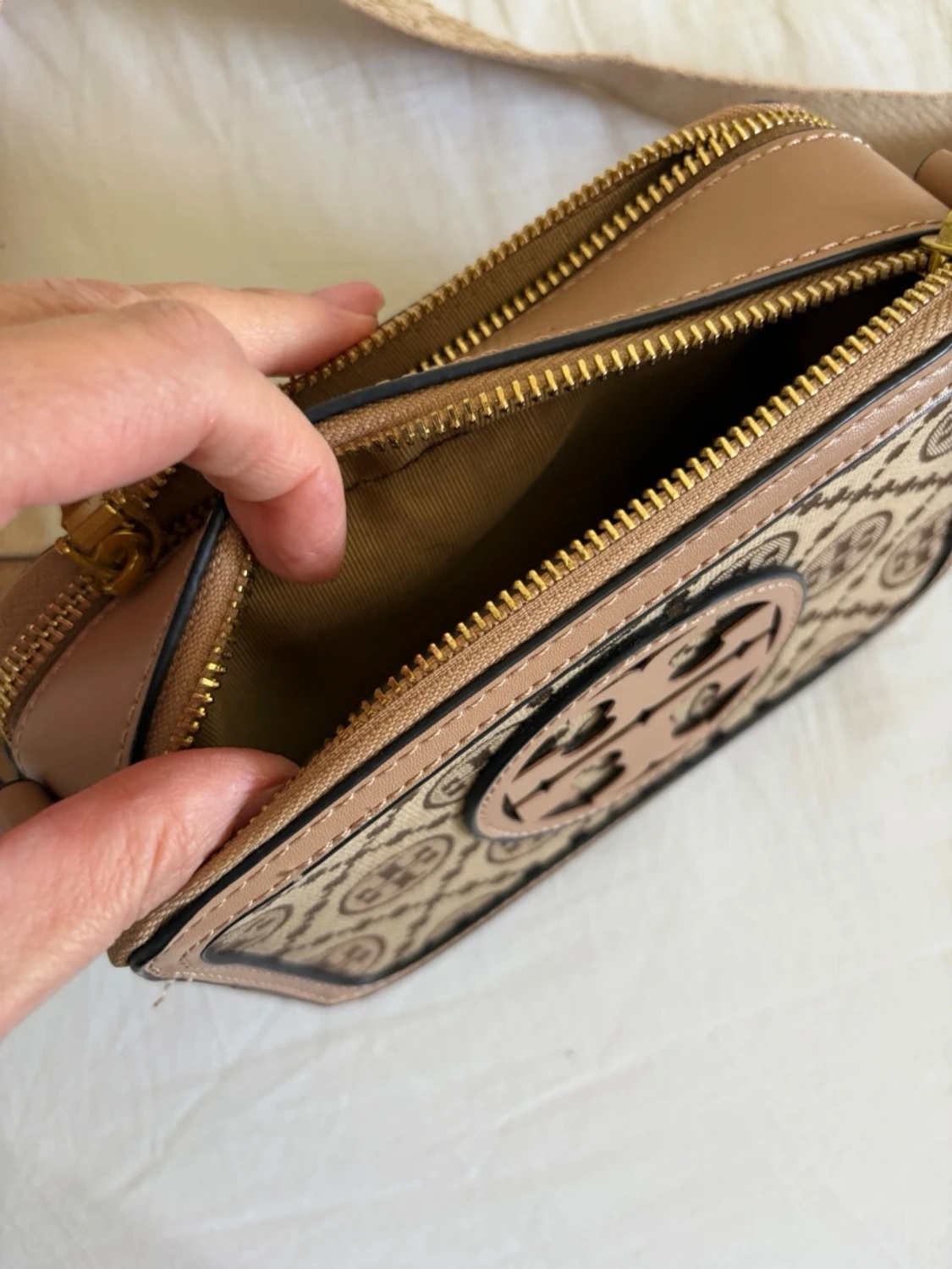 Beige axelremsväska från Tory Burch ej äkta - 2