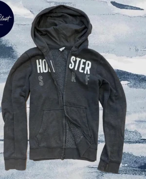 Hollister hoodie - Säljer denna hollister hoodien i riktigt bra skick. Storlek S/M. Skriv vid frågor eller funderingar! 